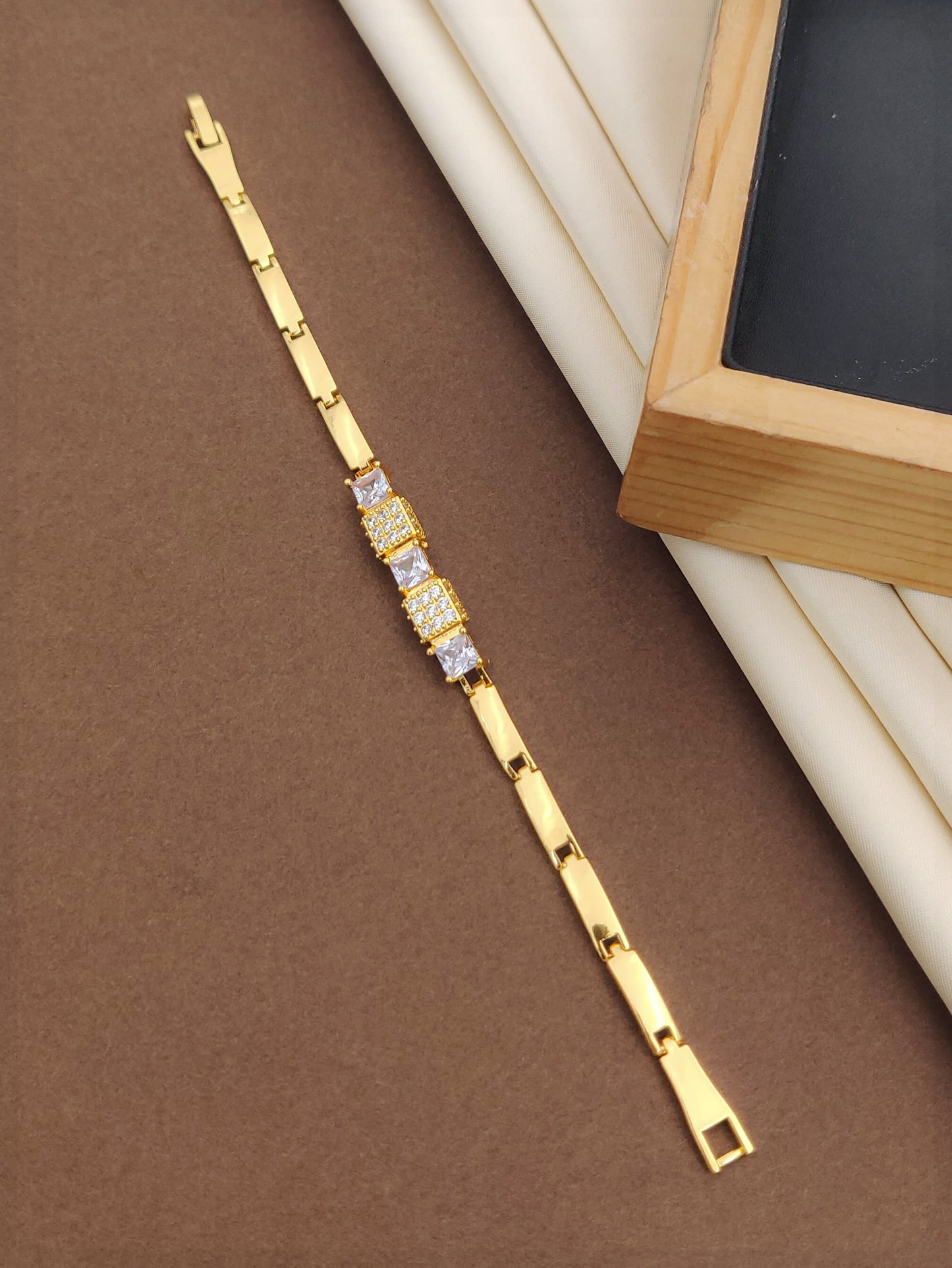 Amazing Design Men's Bracelets with Gold Plated Brass - Kadee Jewels