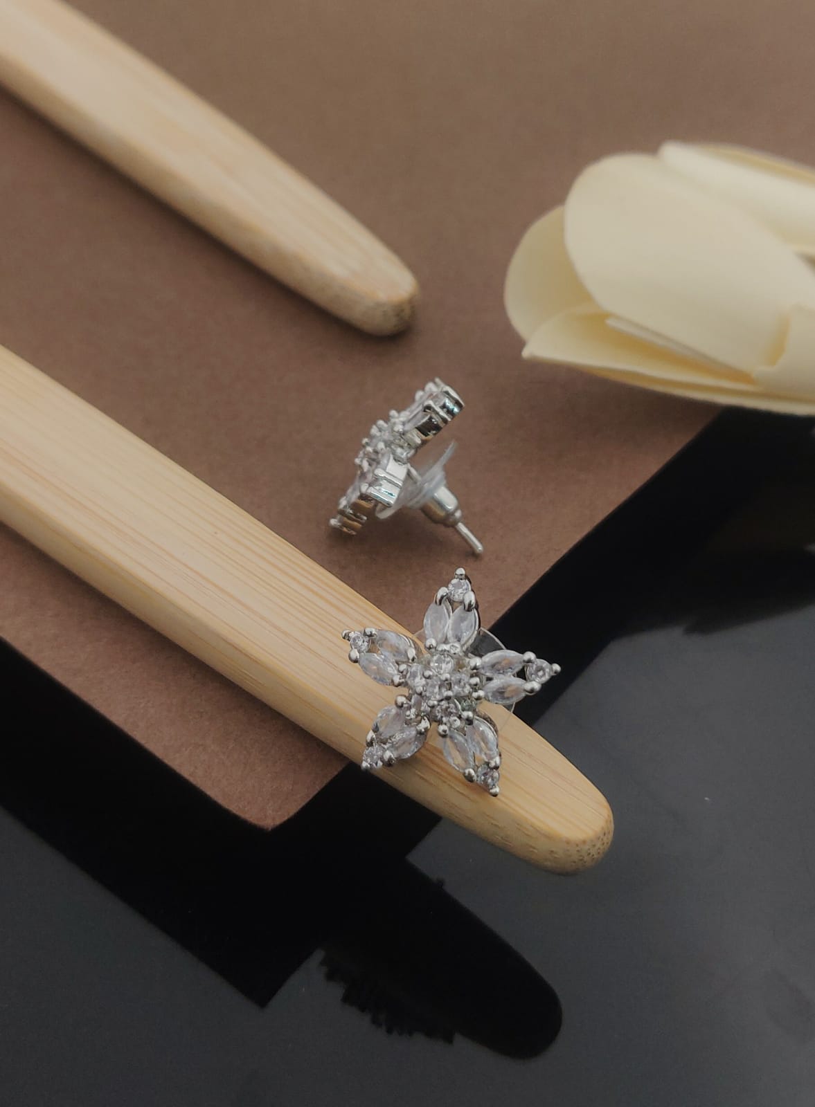 Diamond Dusts KADEE jewel Women's Earrings with Silver plated brass - Kadee Jewels