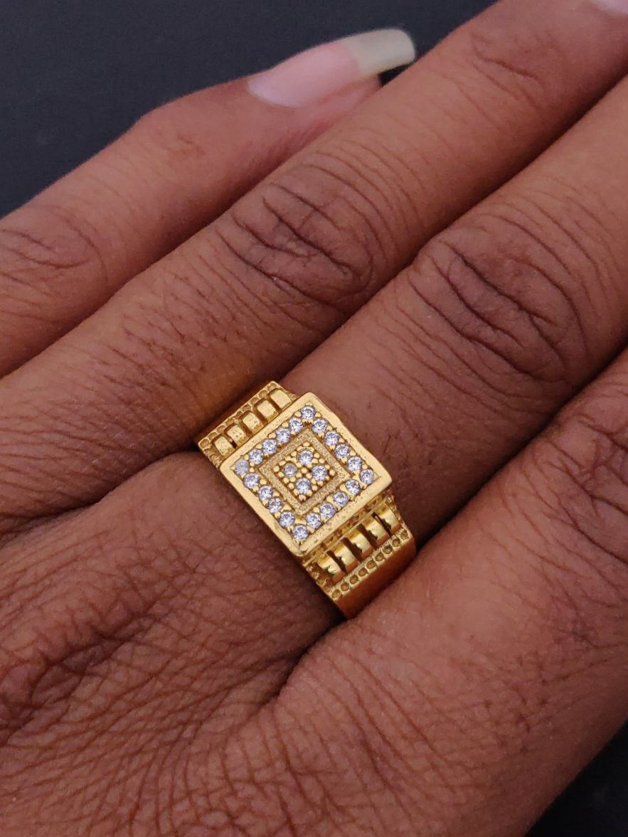 Kadee Jewel Vibe Band Men's Finger Ring with Gold Plated Brass