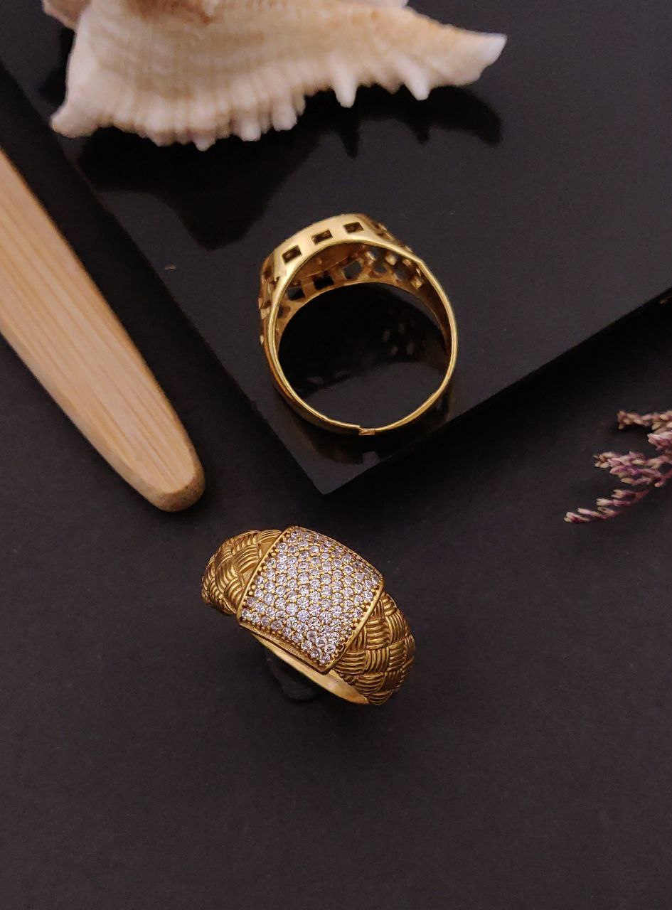Kadee Jewel Noble Edge Men's Finger Ring with Gold Plated Brass
