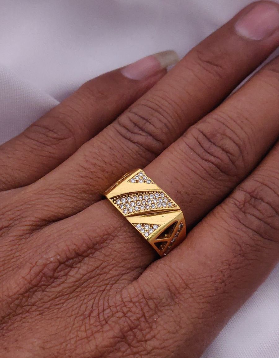 Kadee Jewel Royal Gleam Men's Finger Ring with Gold Plated Brass