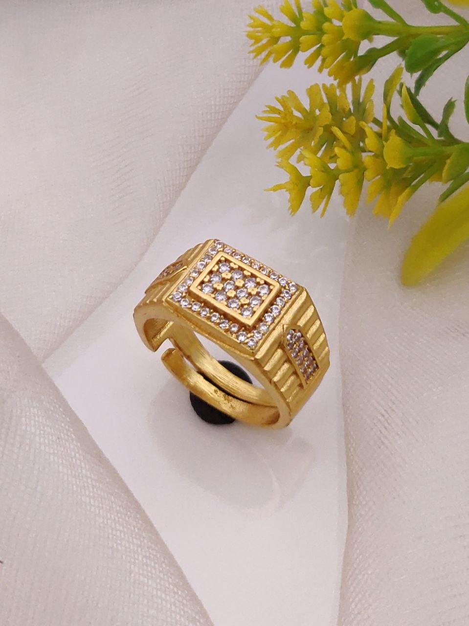 Kadee Jewel Diamond Knight Men's Finger Ring with Gold Plated Brass