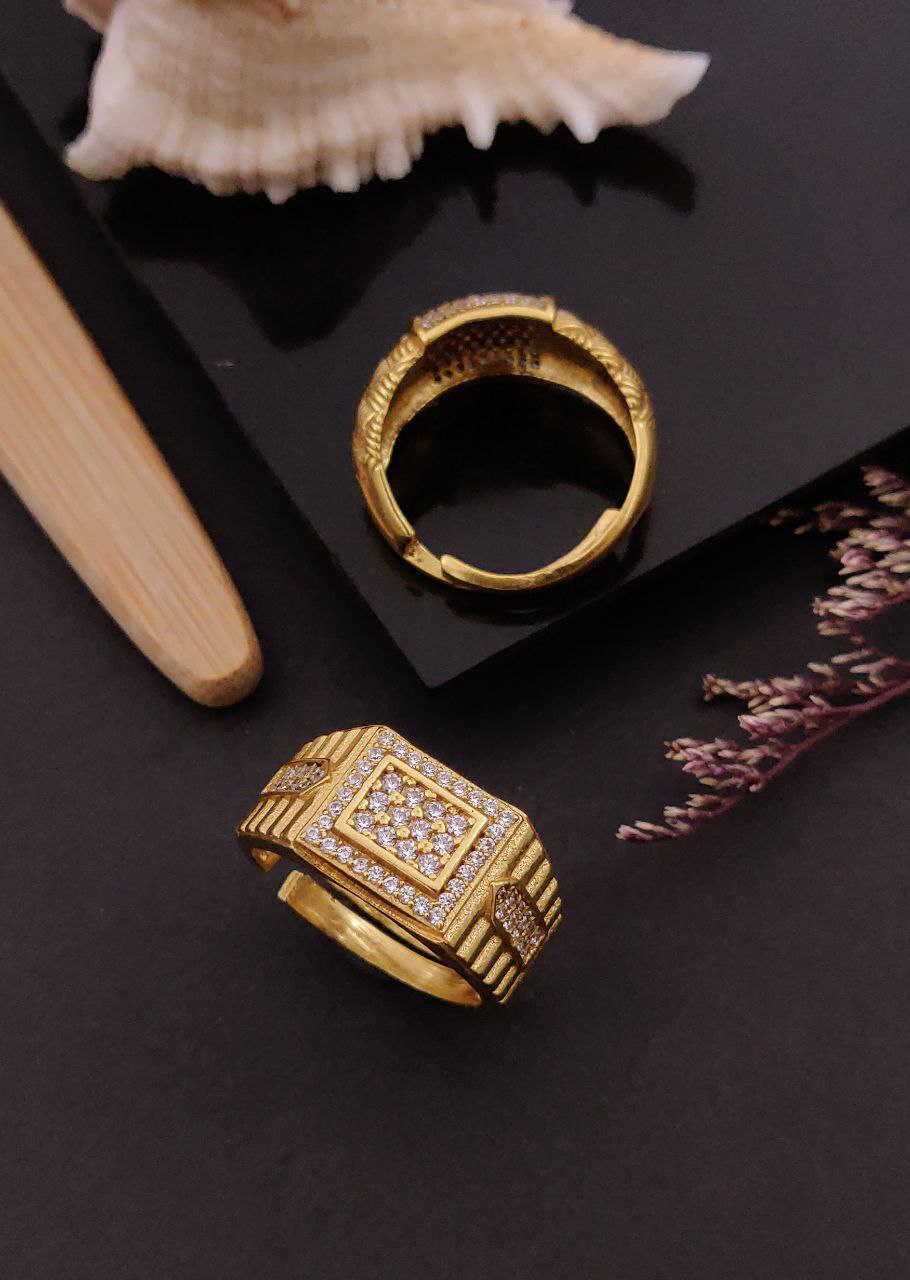 Kadee Jewel Diamond Knight Men's Finger Ring with Gold Plated Brass