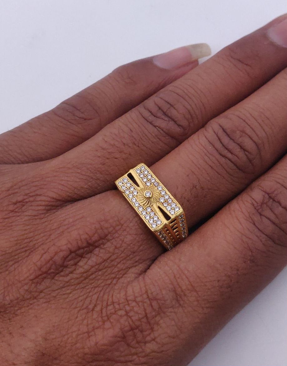 Kadee Jewel Noble Spark Men's Finger Ring with Gold Plated Brass