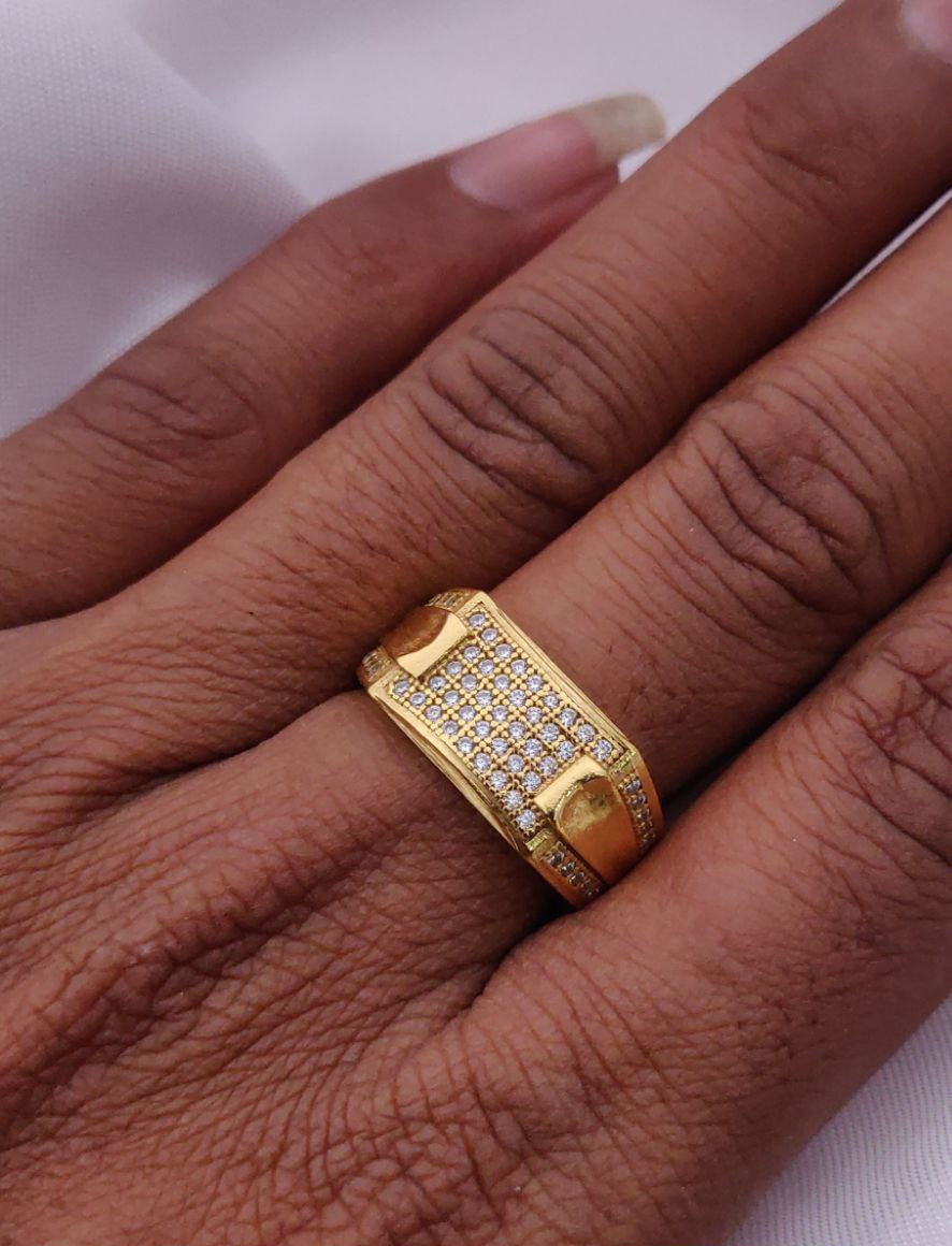 Kadee Jewel Eclipse Ring Men's Finger Ring with Gold Plated Brass