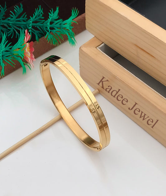 Glossy Premium Gold Bracelet for Men - Kadee Jewels