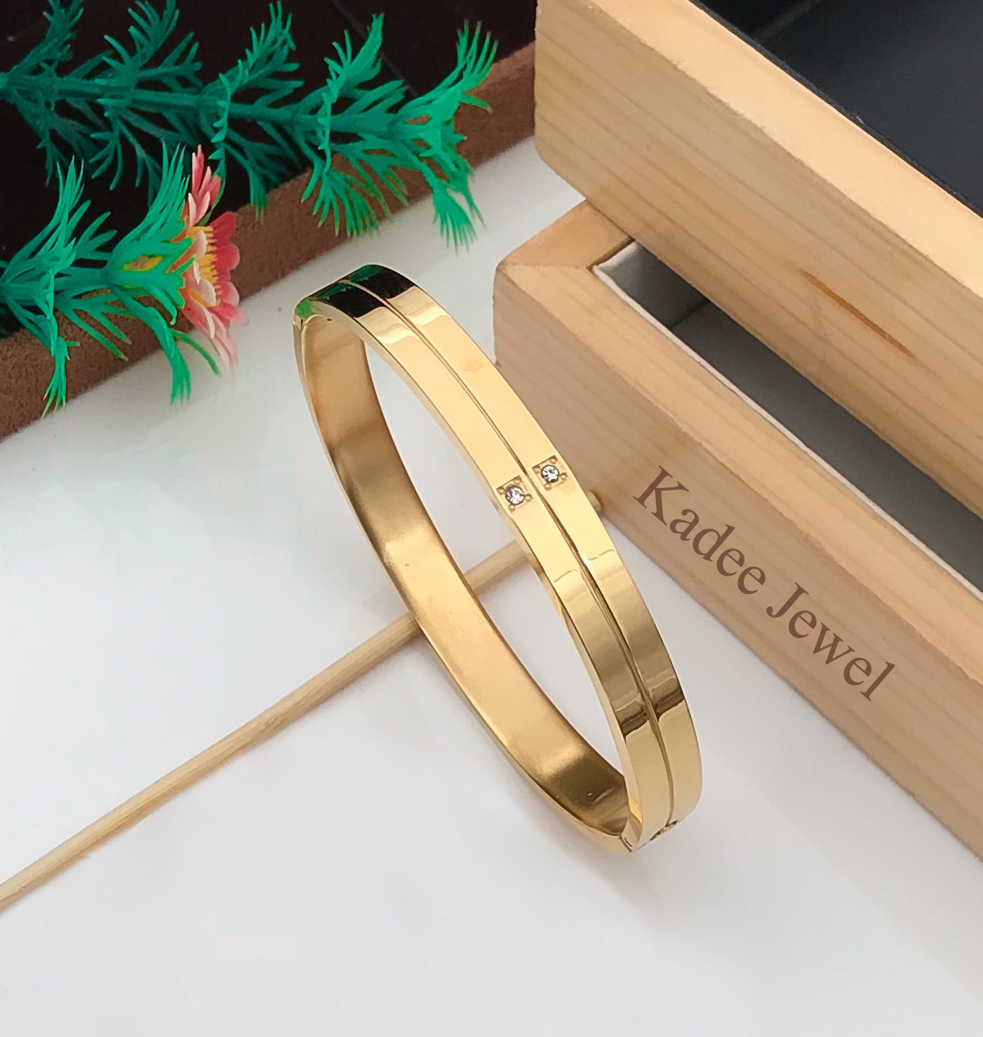 New Latest & Stylish Diamond Men's Gold Kada Bracelet – Kadee Jewels