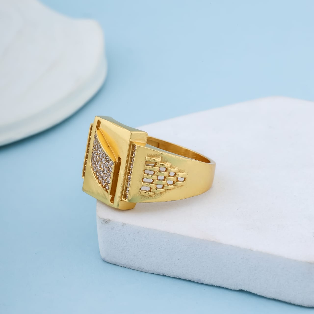 Modern Matte Finish Diamond Design Men's Finger Ring with Gold Plated Brass