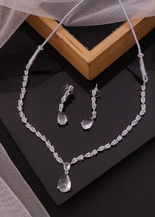 KADEE Jewel Women's Royal Embrace Necklace - Kadee Jewels