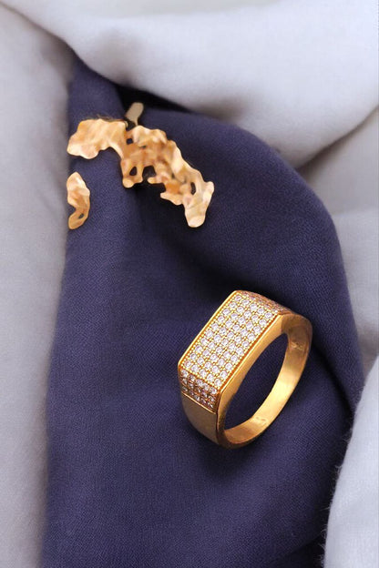 Kadee Jewel Spark Shine Men's Finger Ring with Gold Plated Brass