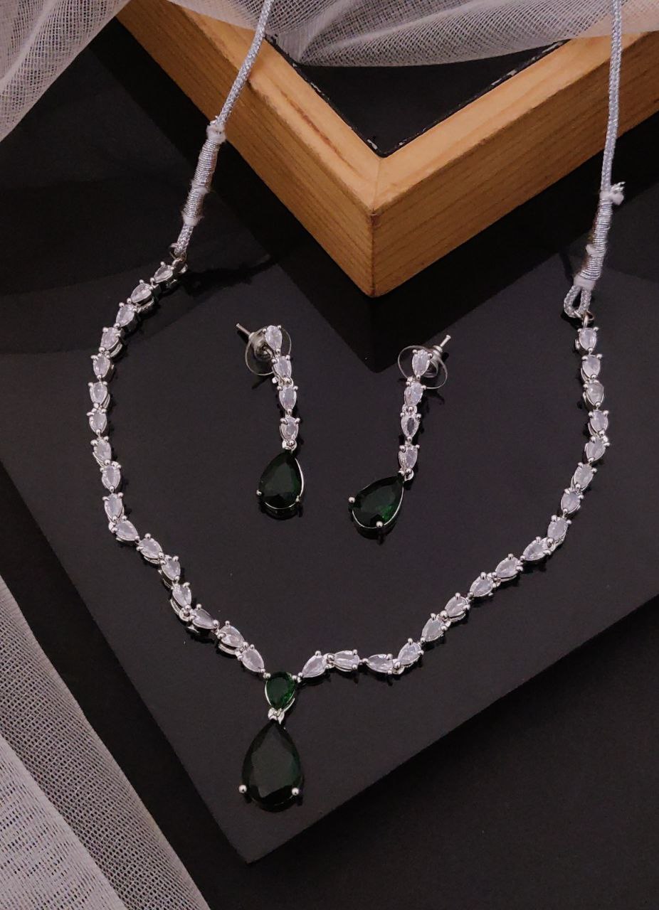KADEE Jewel Women's Crown Necklace - Kadee Jewels