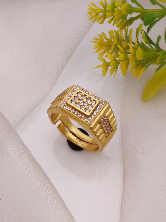 Kadee Jewel Diamond Knight Men's Finger Ring with Gold Plated Brass