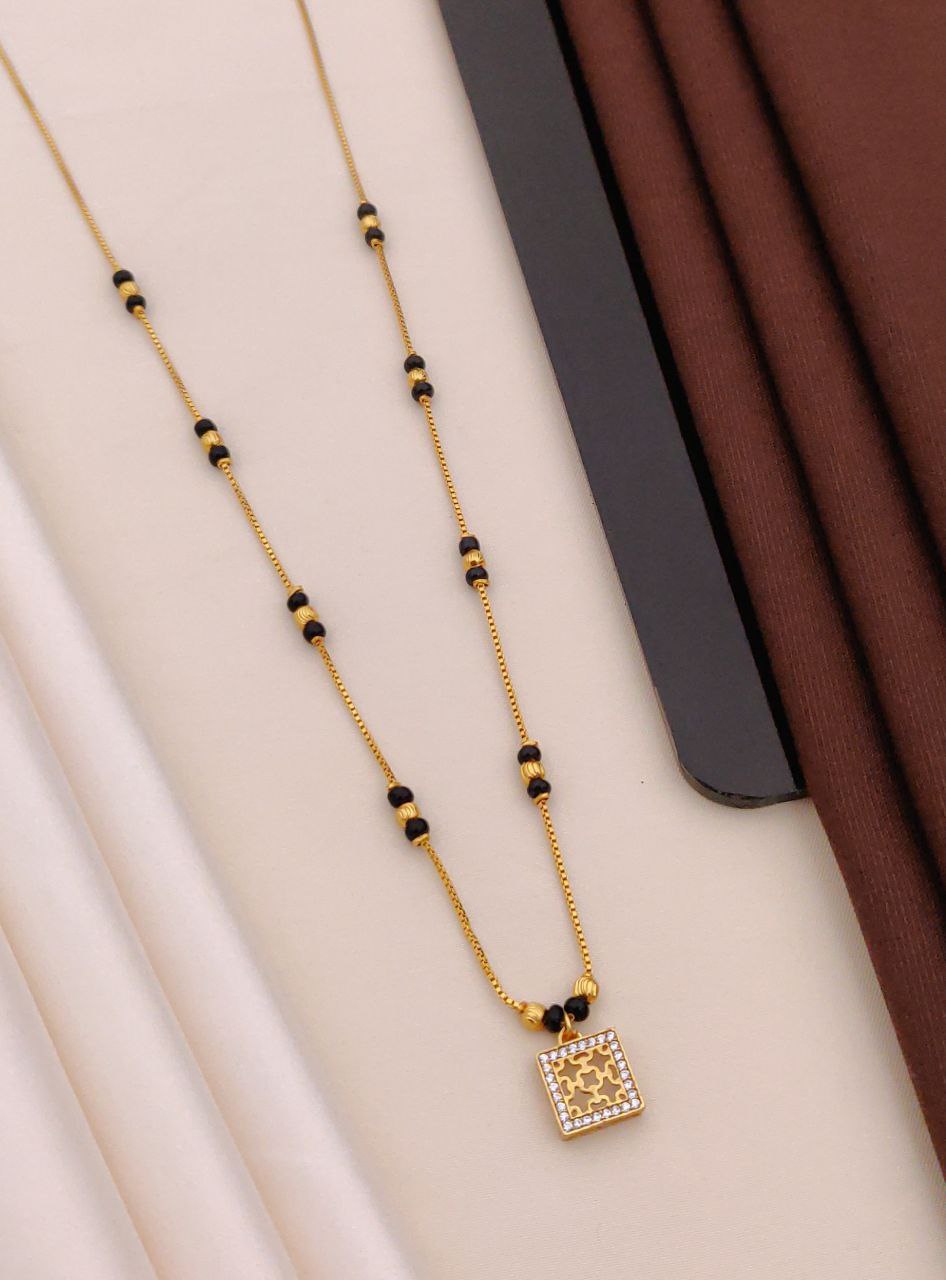KADEE Jewel Subtle Spark
 Women's Necklace with Gold Plated brass