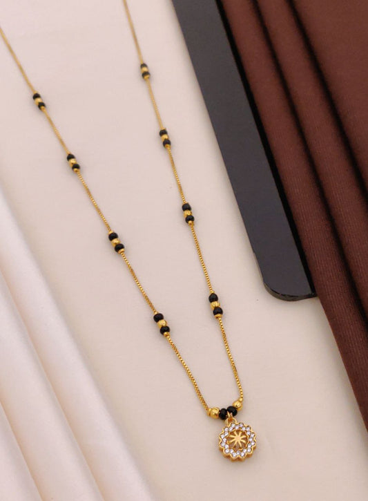 KADEE Jewel Crown Women's Necklace with Gold Plated brass