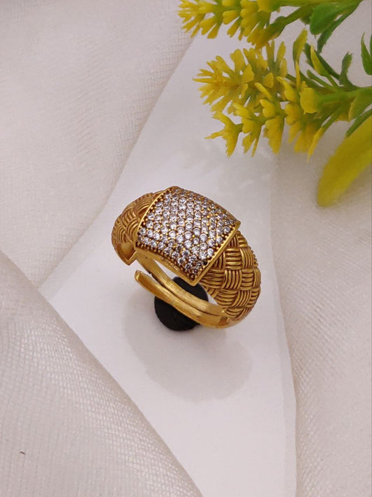 Kadee Jewel Noble Edge Men's Finger Ring with Gold Plated Brass