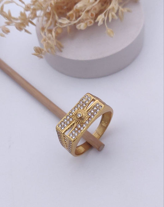 Kadee Jewel Noble Spark Men's Finger Ring with Gold Plated Brass